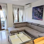 아파트 Modern Penthouse - 1 Min From The