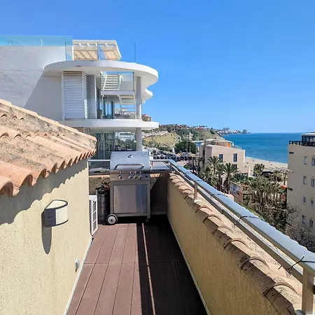 شقة Modern Penthouse - 1 Min From The *