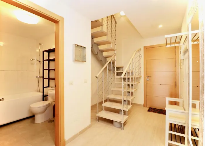 Modern Penthouse - 1 Min From The * 丰希罗拉