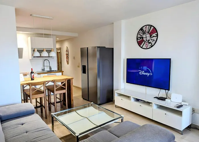 公寓 Modern Penthouse - 1 Min From The 丰希罗拉