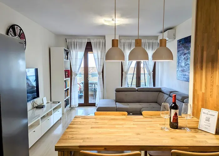 Modern Penthouse - 1 Min From The * 丰希罗拉