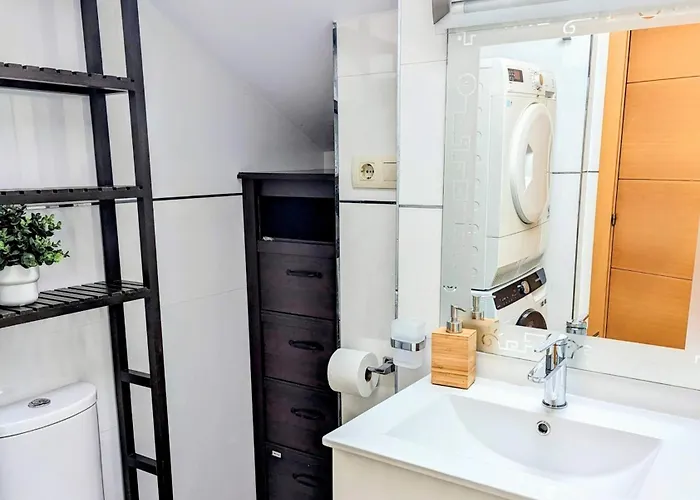 Apartment Modern Penthouse - 1 Min From The