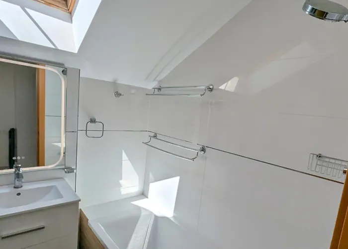 公寓 Modern Penthouse - 1 Min From The 丰希罗拉