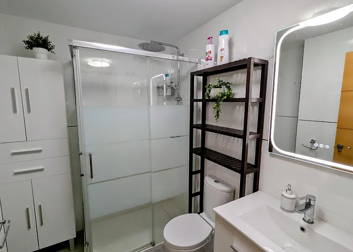 Modern Penthouse - 1 Min From The *