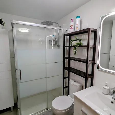 Modern Penthouse - 1 Min From The *