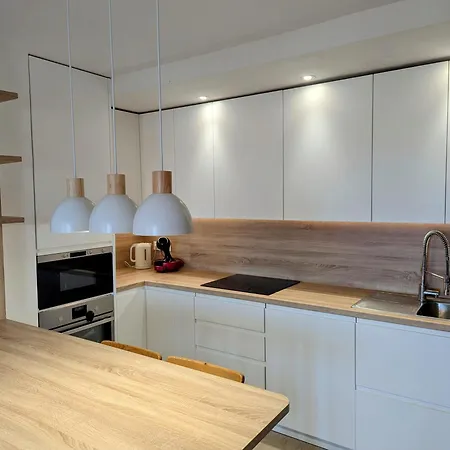 Modern Penthouse - 1 Min From The