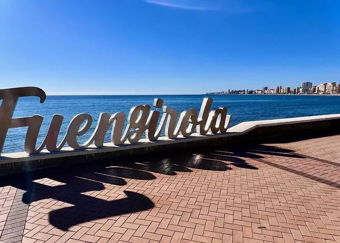 Modern Penthouse - 1 Min From The *