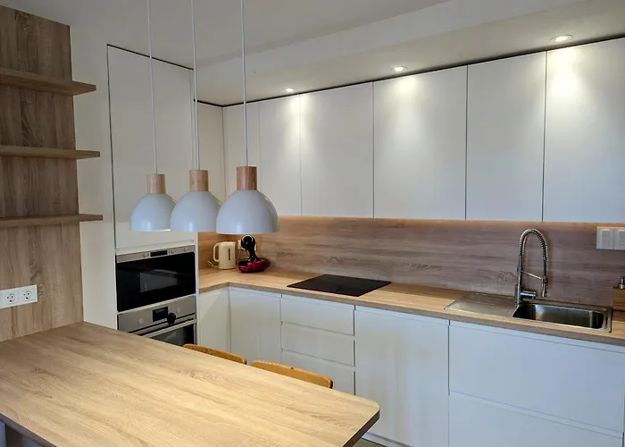 Modern Penthouse - 1 Min From The