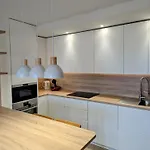 Modern Penthouse - 1 Min From The
